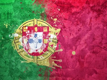 portugal_flag_wallpaper_by_magnaen-d3g2c31